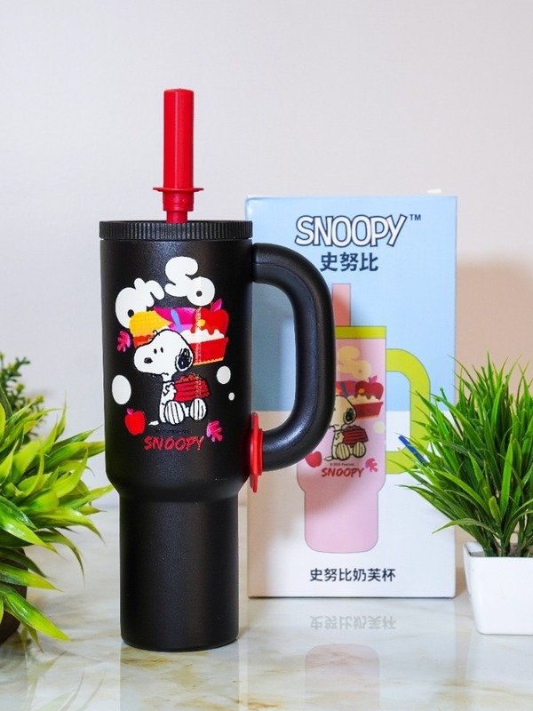 Snoopy Peanuts 1200ml Stainless Steel Ice Cup Tumbler Stealth Black with Red Straw